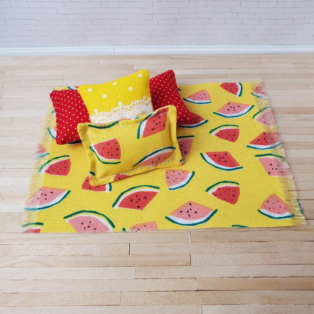 Miniature Dollhouse 1:12 scale Summertime Rug Yellow Maileg